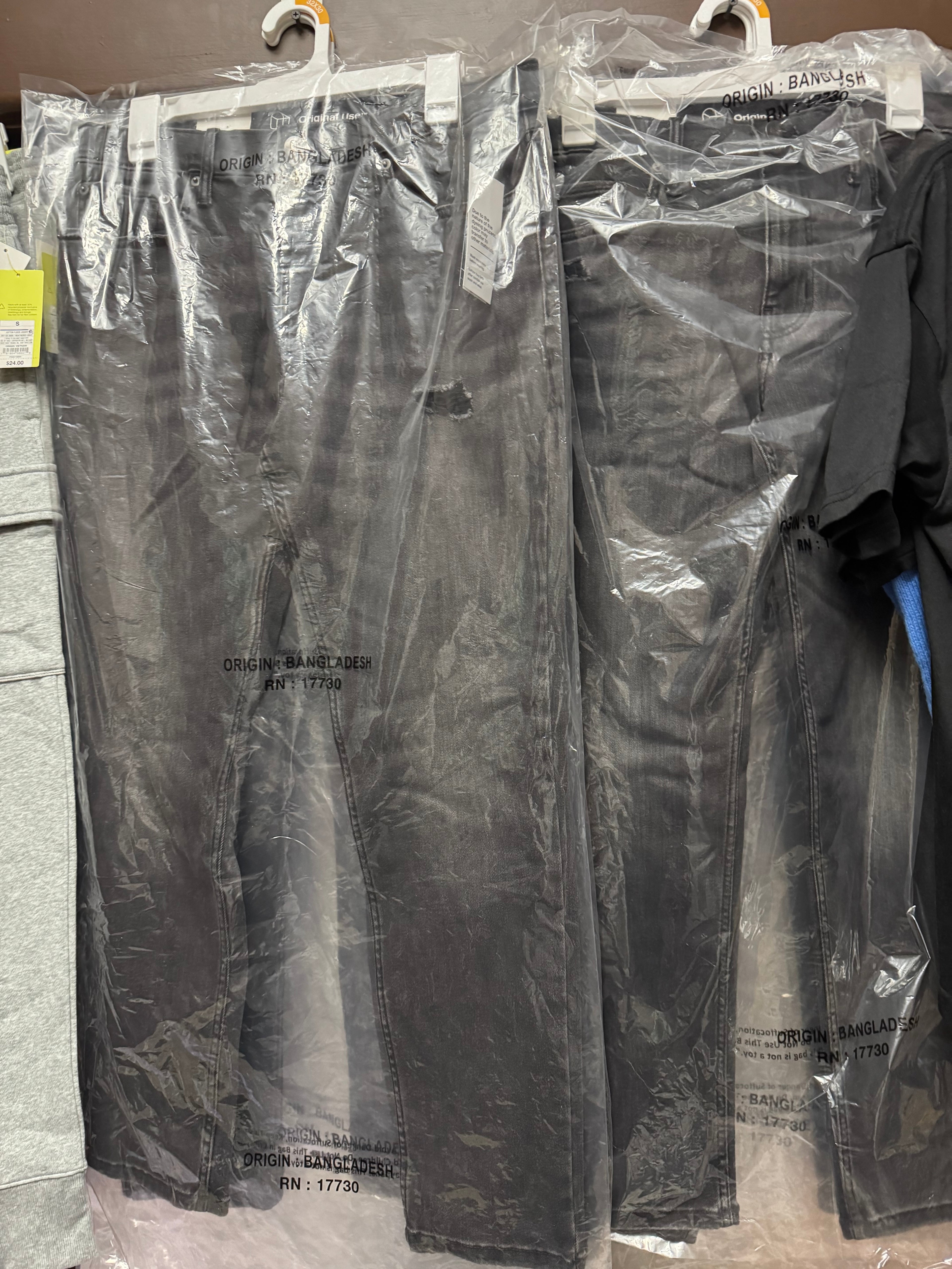 Brand New “Original Use”Size 32x30 Men’s slim taper Jeans