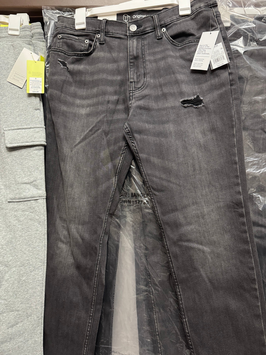 Brand New “Original Use”Size 32x30 Men’s slim taper Jeans