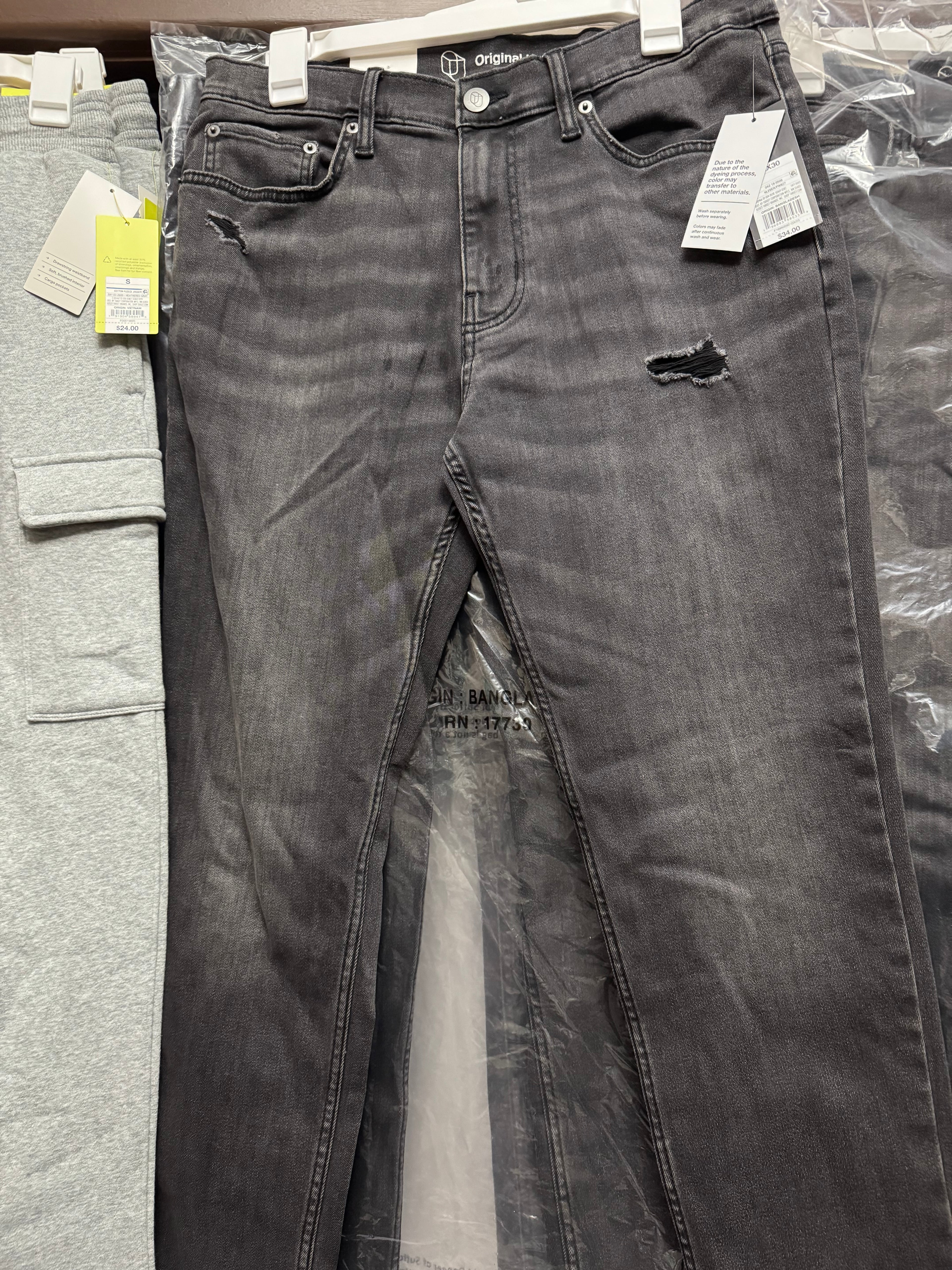 Brand New “Original Use”Size 32x30 Men’s slim taper Jeans